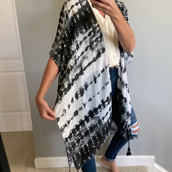 Tie Dye Print Boho Kimono - Picture 3 of 9